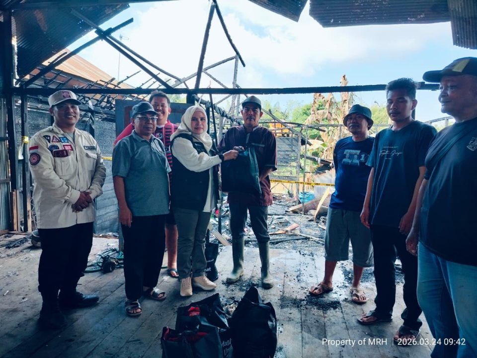 Respons Cepat Kebakaran Mataraman, Dinsos P3AP2KB Banjar Salurkan Bantuan Darurat