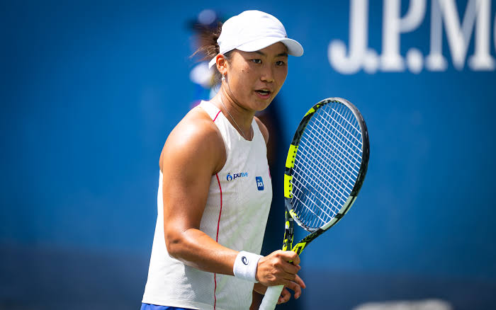 JANICE TJEN UKIR SEJARAH: KALAHKAN UNGGULAN 22 DUNIA DI DEBUT WIMBLEDON 2026, LOLOS BABAK 2